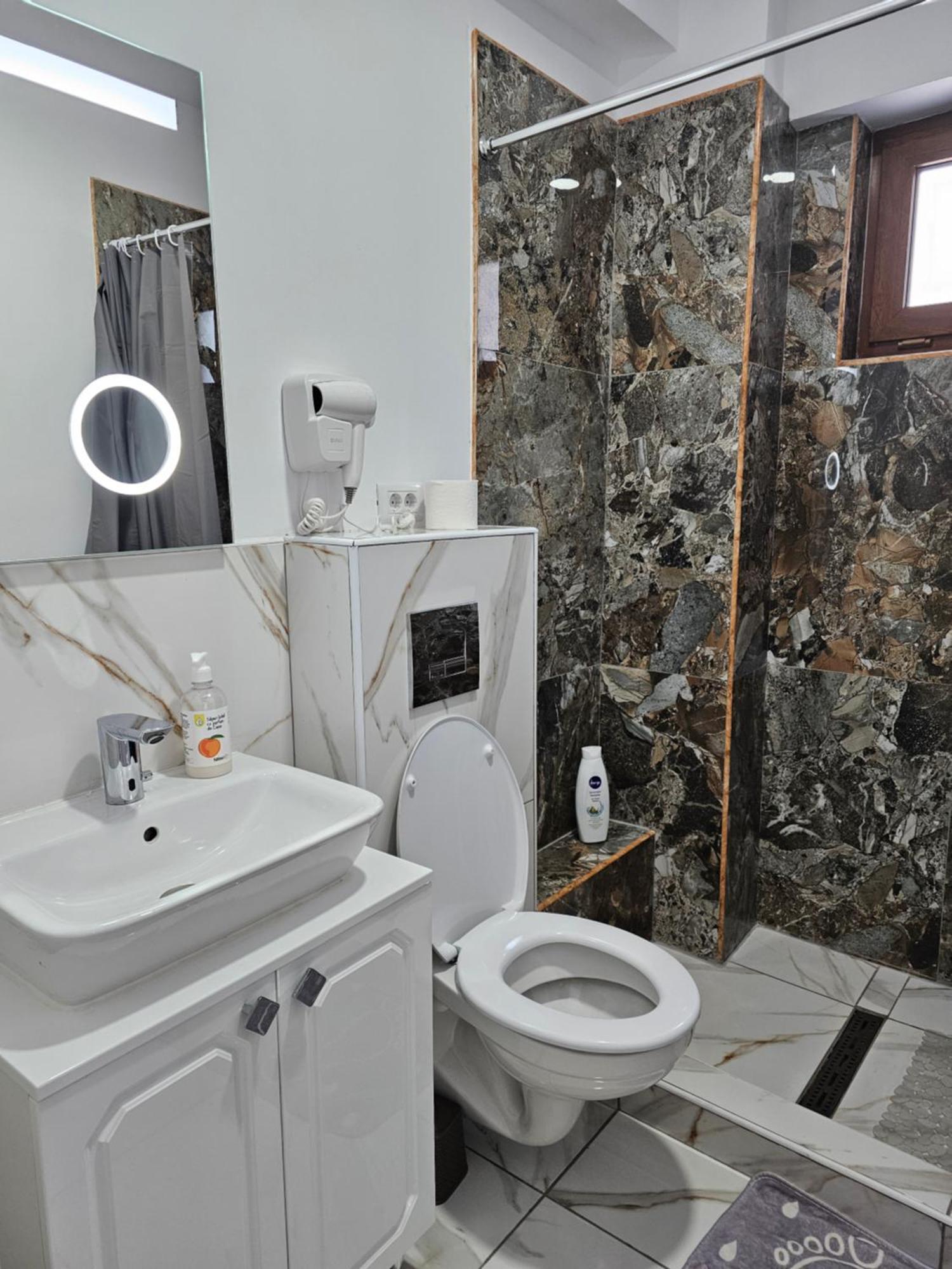 Didi Apartament Craiova Quarto foto